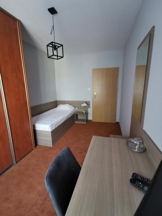 Hotel Zieliniec Poznan Exterior foto